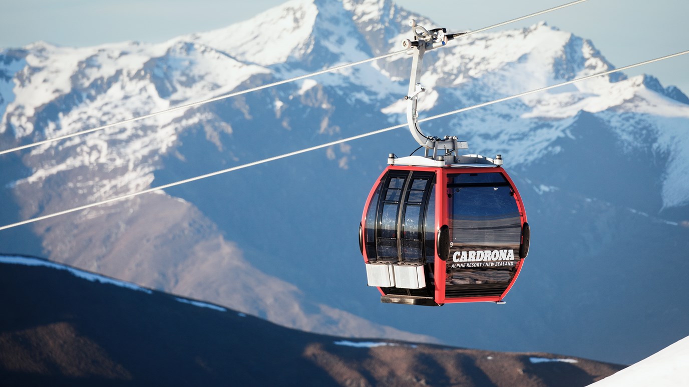 Cardrona - Gondola - Chondola - Skiing in New Zealand - learn to ski - learn to snowboard