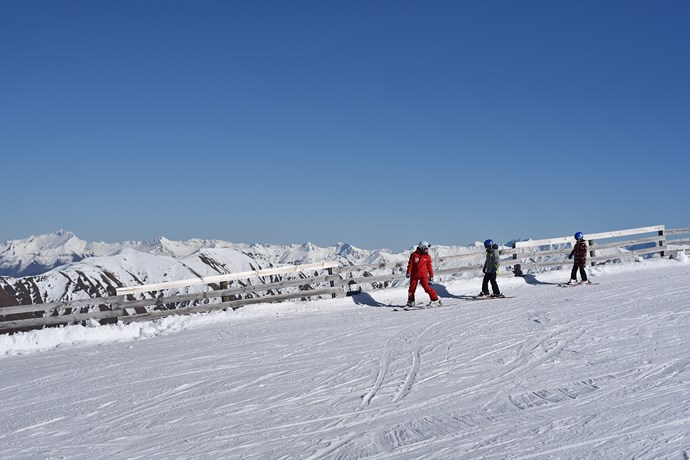 cardrona-ski lessons- how to ski-ski hire queenstown